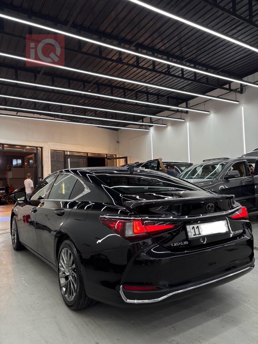 Lexus ES